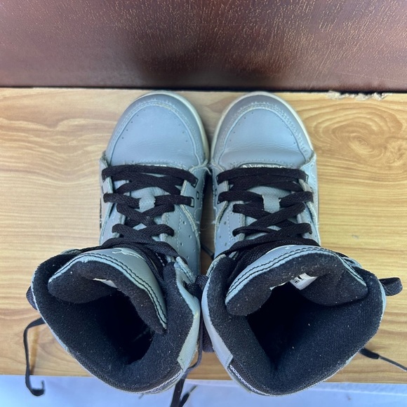 Air Jordan Kids Gray Basketball Shoes - Picture 6 of 7